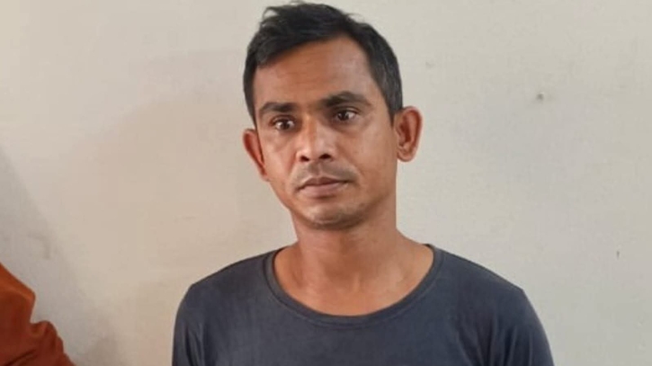 গাইবান্ধায় মোটরসাইকেলসহমাদক ব্যবসায়ী মিন্টু  র‍্যাবের হাতে গ্রে